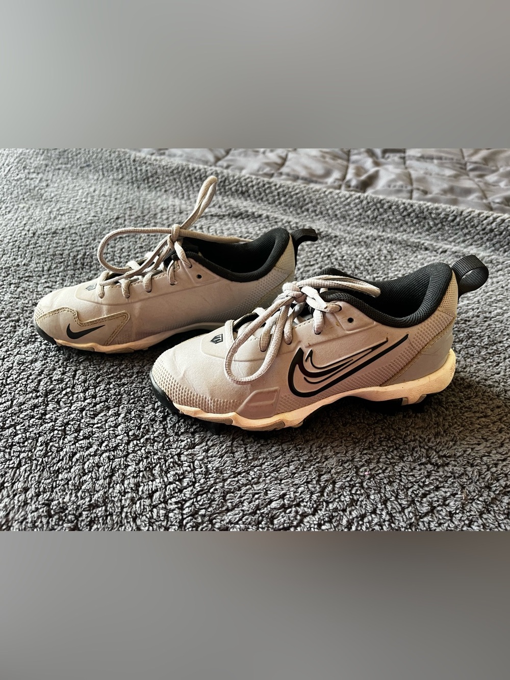 Nike Light Gray and Black Youth Baseball Cleats